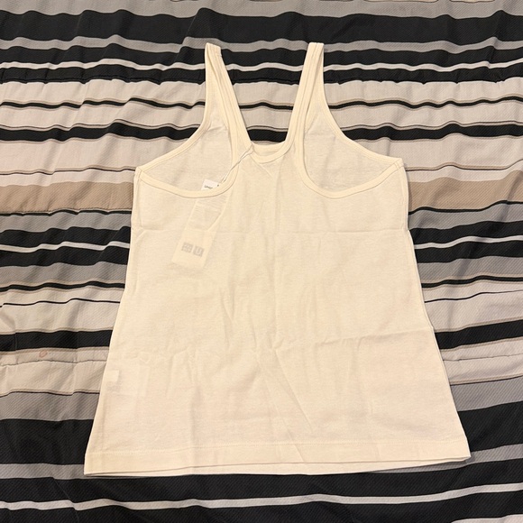 Uniqlo Racer Back Tank Top - Picture 2 of 4
